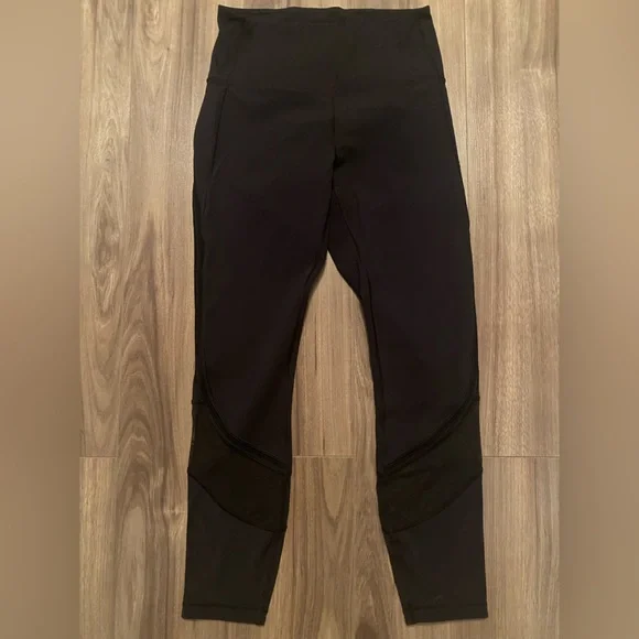 Size 6 Lululemon Leggings - Picture 1 of 7